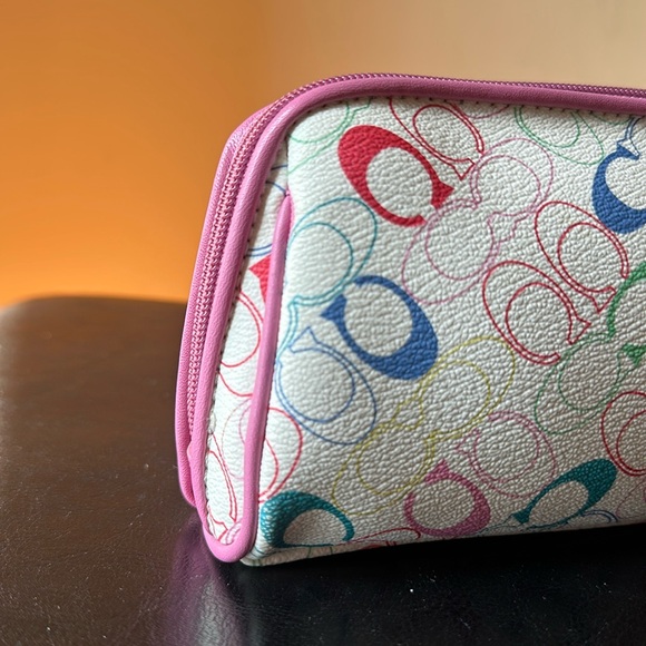 Coach Signature Chelsea Cosmetic Bag - Picture 7 of 8